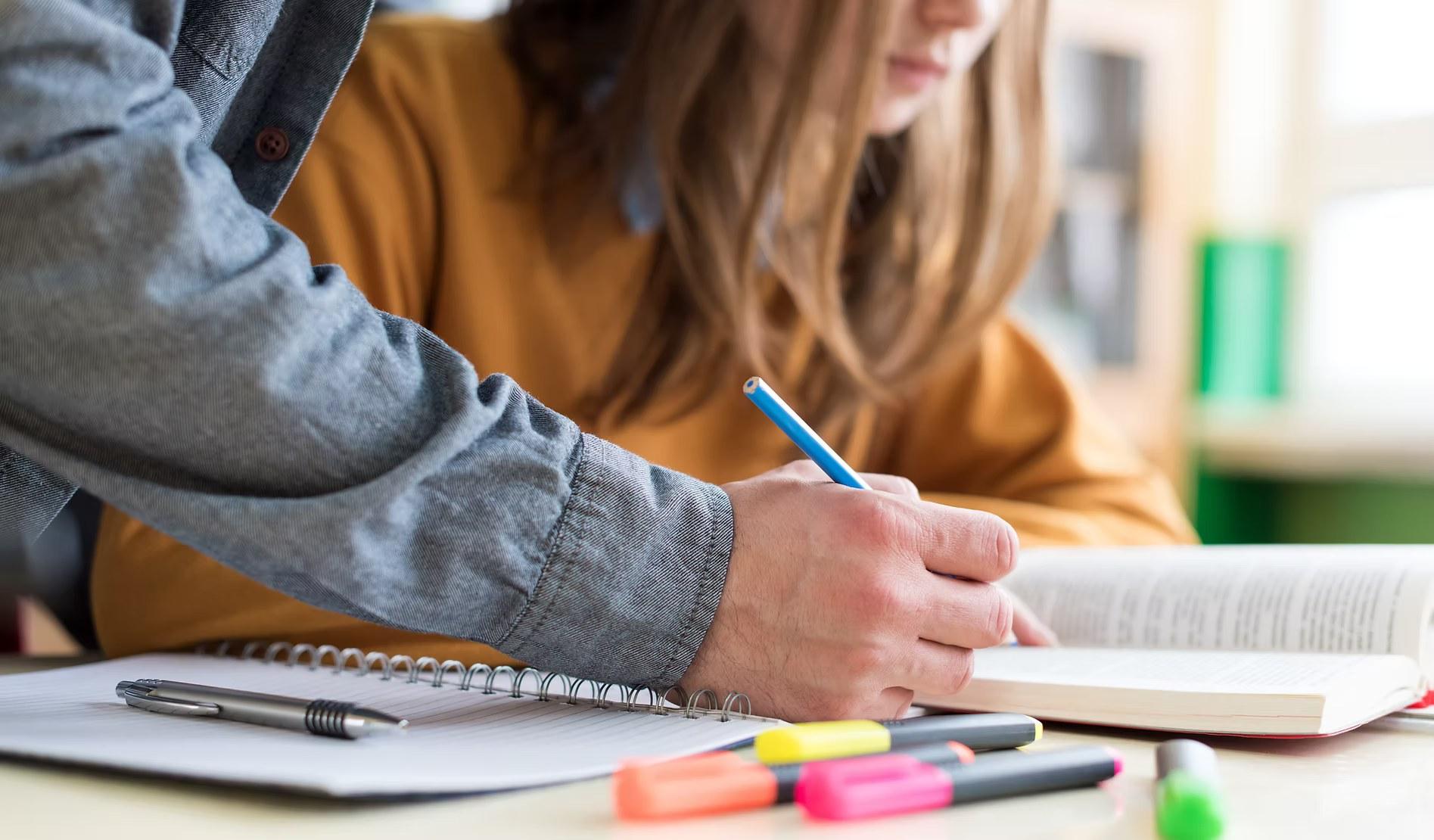 One-to-one tutoring over books and notes